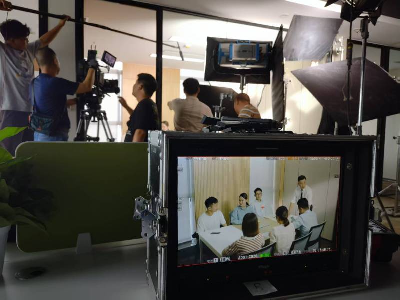 通辽TVC拍摄公司：科技产品视觉化大师，诠释未来感与功能美学